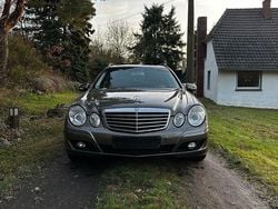 Braun Gebraucht 2006 Mercedes E220 Classic Kombi | 1.500 € (Superpreis)