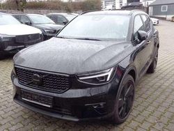 Onyx black (metallic) Gebraucht 2024 Volvo XC40 Plus SUV | 37.890 € (Fairer Preis)