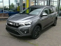 Grau Neu 2025 Dacia Jogger Expression Limousine | 22.841 € (Fairer Preis)