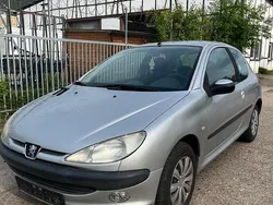 Grau Gebraucht 2006 Peugeot 206 Coupé | 600 €