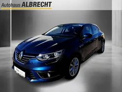 Blau Gebraucht 2017 Renault Mégane III Intens Limousine | 9.990 € (Fairer Preis)