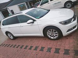 Weiß Gebraucht 2017 VW Passat Comfortline Kombi | 12.000 € (Fairer Preis)