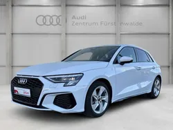 Weiss Gebraucht 2023 Audi A3 Sportback S-Line Limousine | 31.575 € (Fairer Preis)