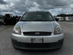 Silber Gebraucht 2006 Ford Fiesta Kleinwagen | 2.000 € (Fairer Preis)