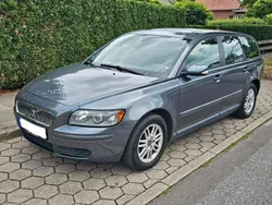 Grau Gebraucht 2006 Volvo V50 Kombi | 2.750 € (Fairer Preis)