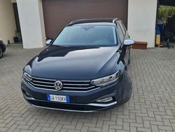 Grau Gebraucht 2020 VW Passat Alltrack Kombi | 19.700 € (Fairer Preis)