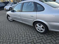 Silber Gebraucht 1998 Opel Vectra Limousine | 700 € (Guter Preis)
