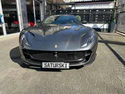 Grau Gebraucht 2021 Ferrari 812 Cabrio | 450.000 €