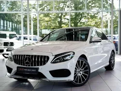 Weiß Gebraucht 2017 Mercedes C200 AMG line Limousine | 25.900 € (Teuer)