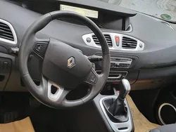 Schwarz Gebraucht 2010 Renault Scénic III Van / Kleinbus | 6.200 € (Fairer Preis)