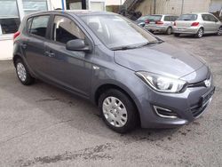 Grau Gebraucht 2014 Hyundai i20 Edition Limousine | 7.650 € (Fairer Preis)