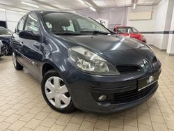 Grau Gebraucht 2006 Renault Clio III Dynamique Limousine | 3.490 € (Etwas zu teuer)