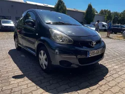 Grau Gebraucht 2010 Toyota Aygo Kleinwagen | 3.300 € (Fairer Preis)