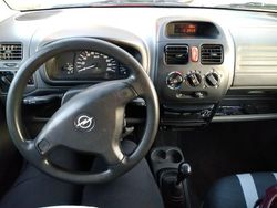 Rot Gebraucht 2000 Opel Agila Kleinwagen | 1.149 €