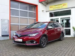 Rot Gebraucht 2018 Toyota Auris Touring Sports Style Kombi | 15.900 € (Fairer Preis)