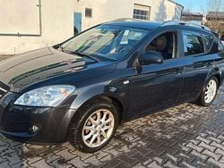 Schwarz Gebraucht 2009 Kia Ceed Kleinwagen | 2.600 € (Guter Preis)