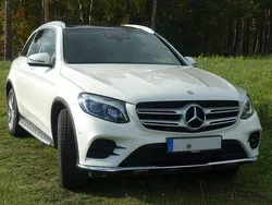 Weiß Gebraucht 2017 Mercedes GLC350 AMG line SUV | 32.500 € (Teuer)