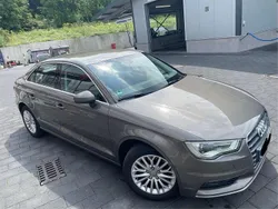 Grau Gebraucht 2015 Audi A3 Ambiente Limousine | 11.200 € (Fairer Preis)