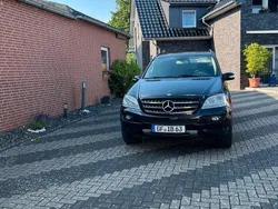 Schwarz Gebraucht 2008 Mercedes ML320 SUV | 9.999 € (Etwas zu teuer)