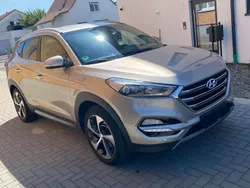 Grau Gebraucht 2016 Hyundai Tucson Premium SUV | 16.900 € (Fairer Preis)
