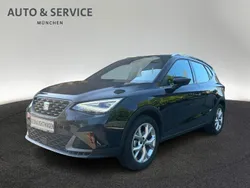 Mitternachtsschwarz Gebraucht 2024 Seat Arona FR SUV | 22.860 € (Fairer Preis)