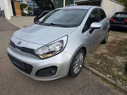 Grau Gebraucht 2013 Kia Rio DREAM-TEAM Edition Kleinwagen | 4.999 € (Superpreis)