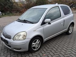Silber Gebraucht 2004 Toyota Yaris Sol Kleinwagen | 2.650 € (Fairer Preis)
