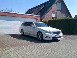 Weiß Gebraucht 2010 Mercedes E500 Avantgarde Kombi | 24.900 € (Fairer Preis)