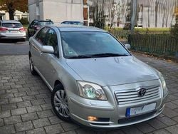 Grau Gebraucht 2005 Toyota Avensis Executive Limousine | 2.500 € (Guter Preis)