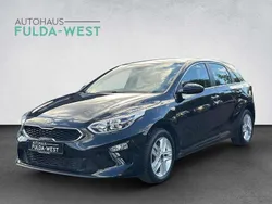 Zilinaschwarz metallic Gebraucht 2020 Kia Ceed Vision Limousine | 18.440 € (Etwas zu teuer)