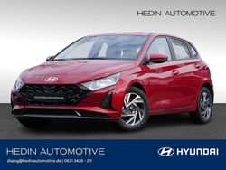 Blau Neu 2025 Hyundai i20 Trend Limousine | 20.950 € (Guter Preis)