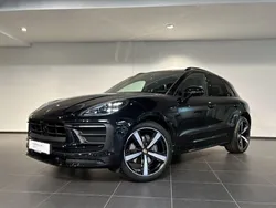 Tiefschwarzmetallic Gebraucht 2024 Porsche Macan SUV | 98.900 €
