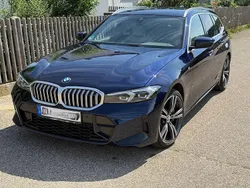 Blau Gebraucht 2022 BMW 330 M Sport Kombi | 42.500 € (Fairer Preis)