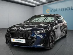 Blau Neu 2025 BMW 540 Kombi | 86.799 € (Etwas zu teuer)