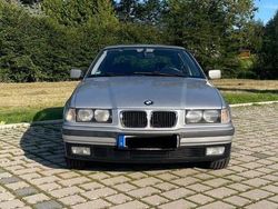 Silber Gebraucht 1998 BMW 316 Compact Kleinwagen | 2.500 € (Fairer Preis)