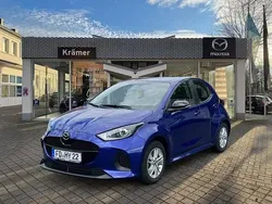 Blau Gebraucht 2024 Mazda 2 Center-Line Limousine | 20.990 € (Etwas zu teuer)