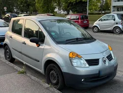 Blau Gebraucht 2004 Renault Modus Van / Kleinbus | 1.300 € (Etwas zu teuer)