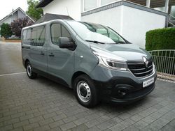 Grau Gebraucht 2021 Renault Trafic Komfort Van / Kleinbus | 22.900 € (Fairer Preis)