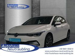 (weiß) pure white Gebraucht 2021 VW Golf VIII Style Limousine | 23.890 € (Fairer Preis)