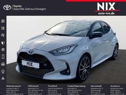 Dynamic grey silber metallic, dach schwarz Gebraucht 2022 Toyota Yaris Hybrid Sport Limousine | 21.390 € (Teuer)