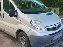 Grau Gebraucht 2013 Opel Vivaro Van | 7.900 € (Etwas zu teuer)