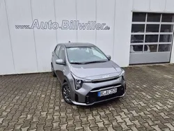 Astrograu metallic Gebraucht 2025 Kia Picanto Vision Kleinwagen | 17.290 € (Fairer Preis)