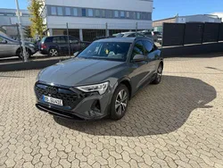 Grau Gebraucht 2023 Audi Q8 e-tron Advanced SUV | 55.500 € (Etwas zu teuer)