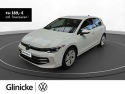 Pure white Gebraucht 2025 VW Golf VIII Active Limousine | 29.450 € (Etwas zu teuer)