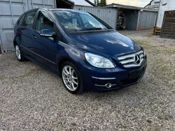 Blau Gebraucht 2010 Mercedes B200 Van / Kleinbus | 6.490 € (Guter Preis)