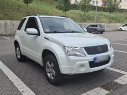 Weiß Gebraucht 2011 Suzuki Grand Vitara SUV | 8.800 € (Guter Preis)