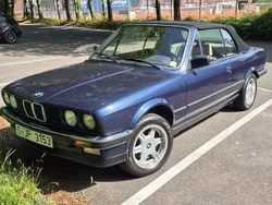 Blau Gebraucht 1987 BMW 325 Cabriolet Cabrio | 16.500 €