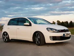 Weiß Gebraucht 2011 VW Golf VI GTI Kleinwagen | 10.500 € (Etwas zu teuer)
