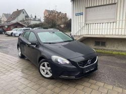 Schwarz Gebraucht 2015 Volvo V40 Momentum Limousine | 6.199 € (Superpreis)