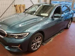 Blue ridge mountain metallic Gebraucht 2021 BMW 330e Luxury Line Kombi | 25.989 € (Fairer Preis)